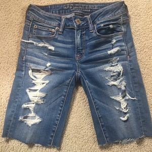American Eagle Sz 2 Skinny Bermuda Denim Shorts